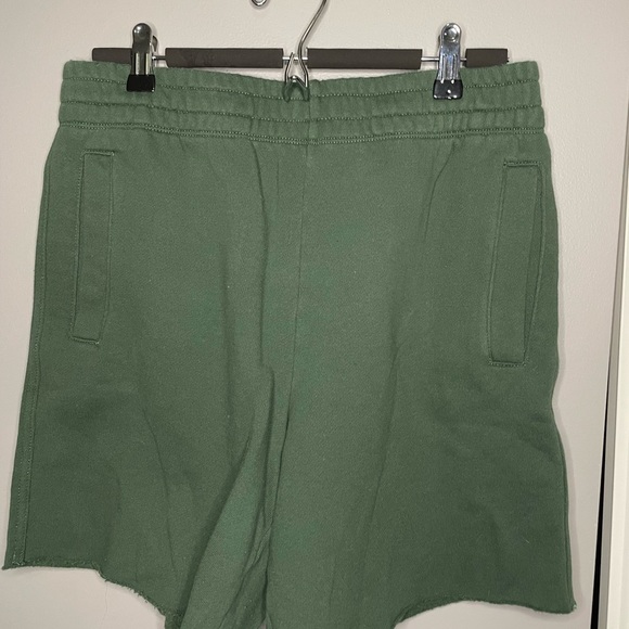 Green boyfriend shorts - Picture 1 of 3